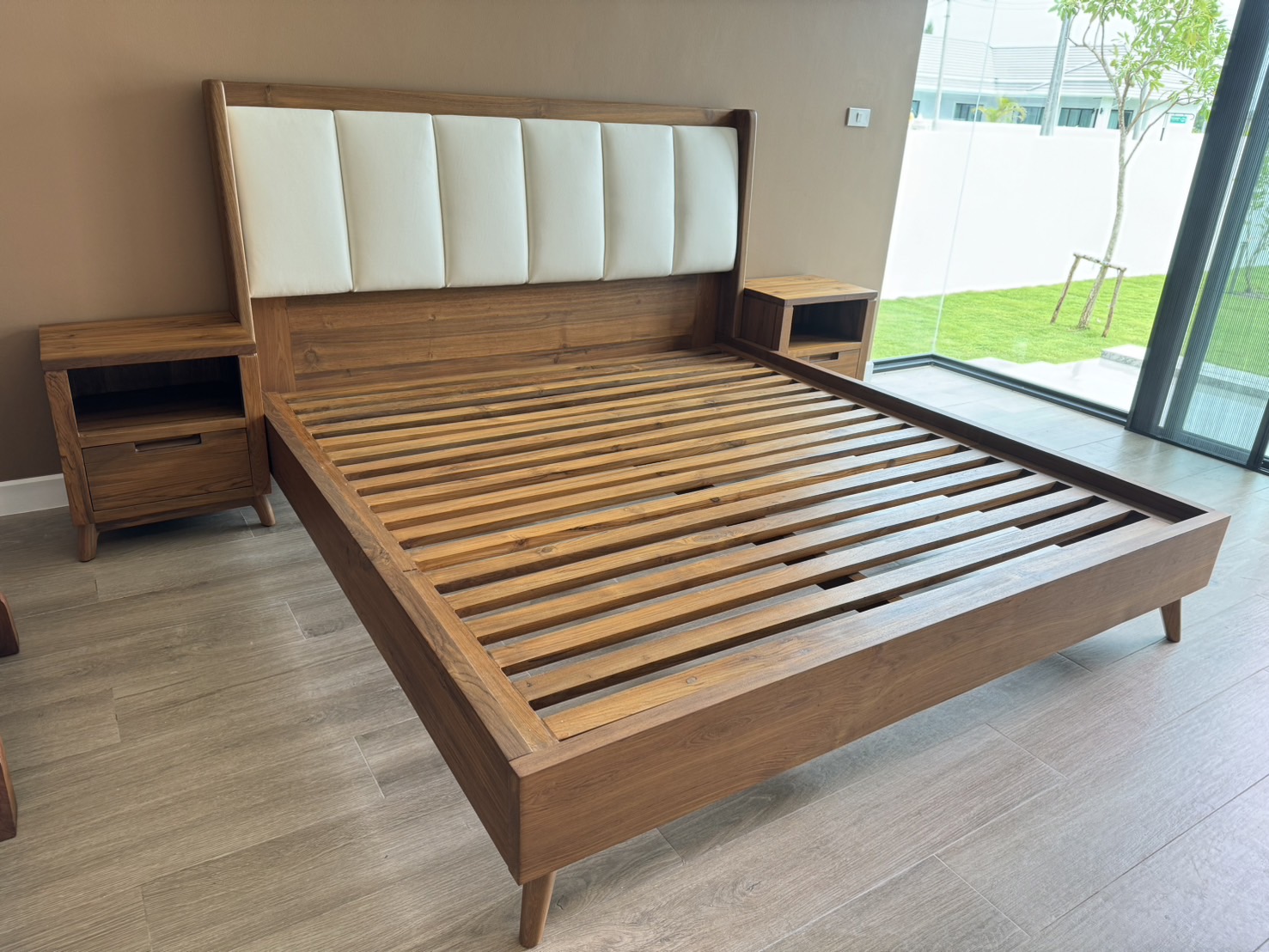 Made to Order Bedroom Furniture. - Beds 131