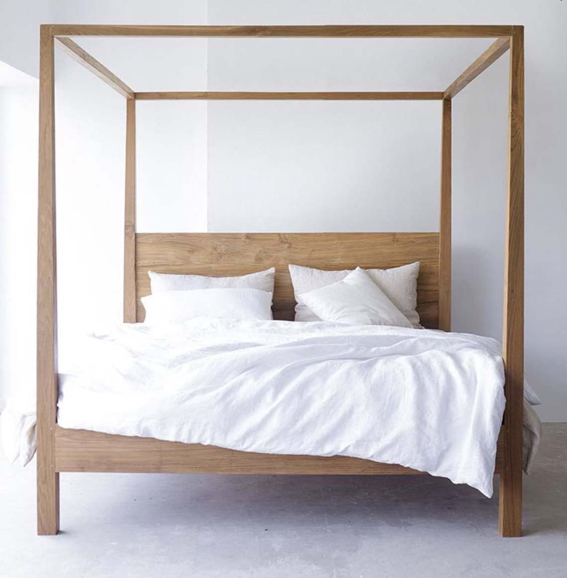 Made to Order Bedroom Furniture. - Four Poster 038-01