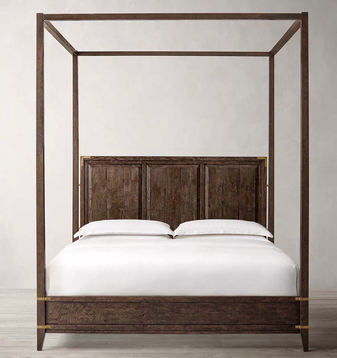 Made to Order Bedroom Furniture. - Four Poster 041-01
