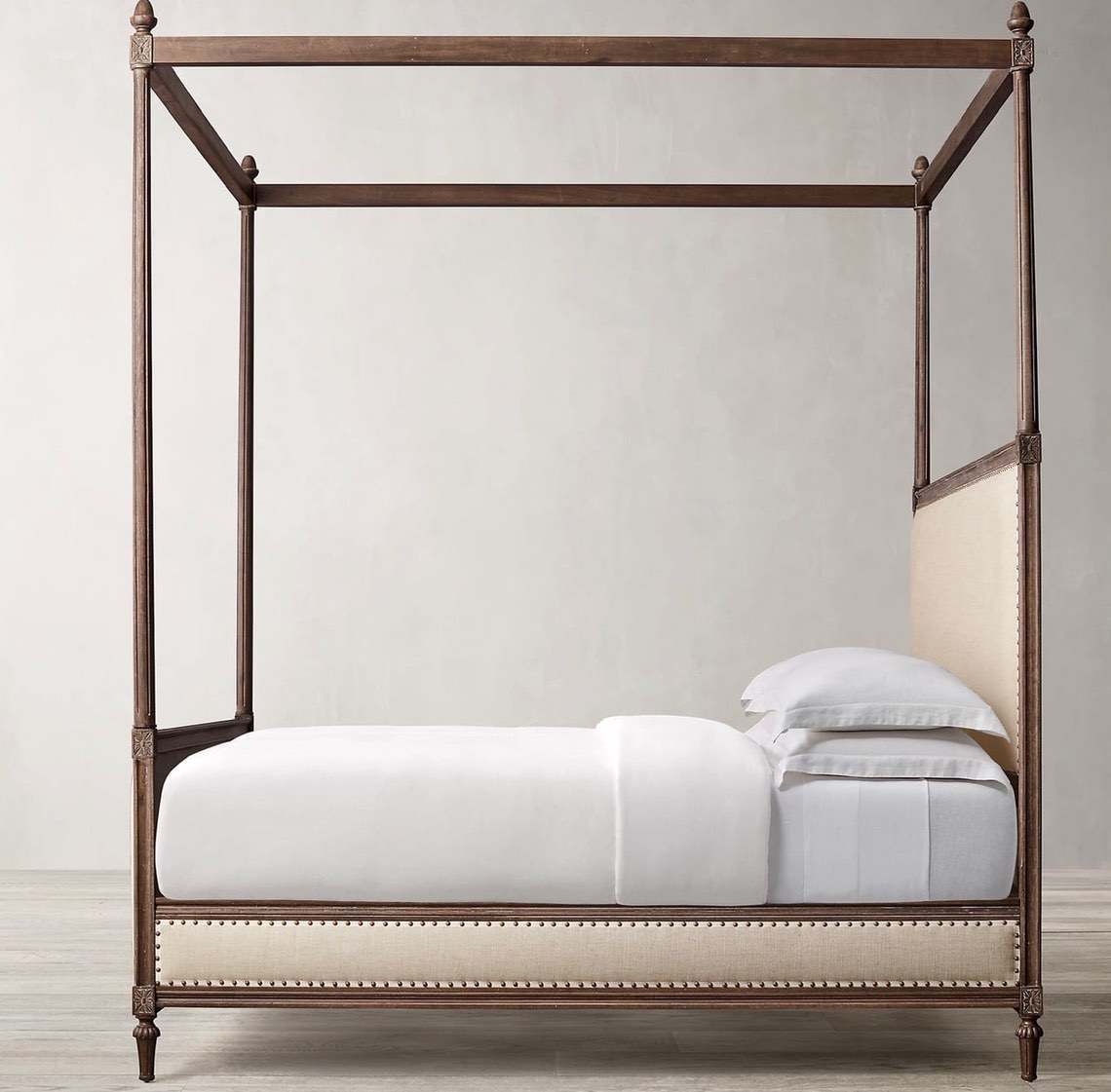 Made to Order Bedroom Furniture. - Four Poster 045-01